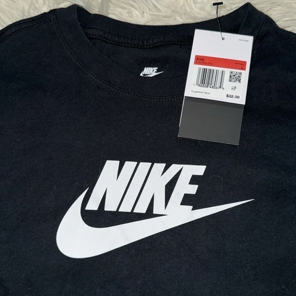 Stylish Nike Long-Sleeve Tee